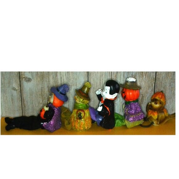 These cute shelf sitters are here to help with your Halloween Decor ! 🎃 - Picture 6 of 7